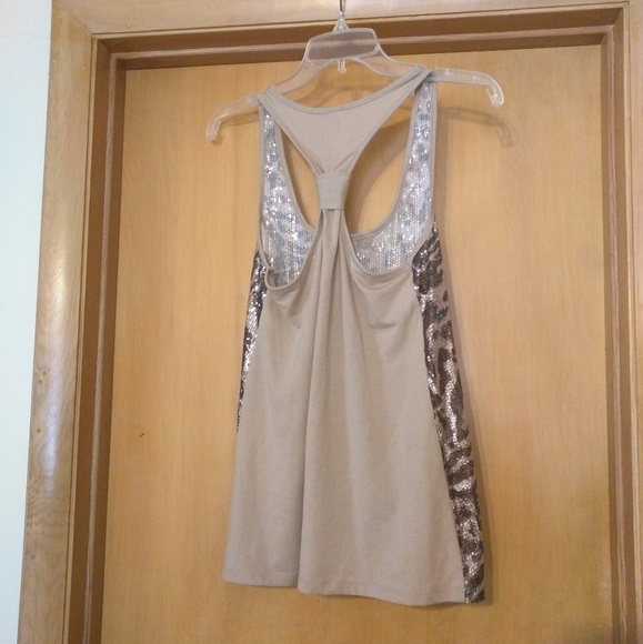 🎉3 for $15🎉 Shiny Tank top - Picture 2 of 5